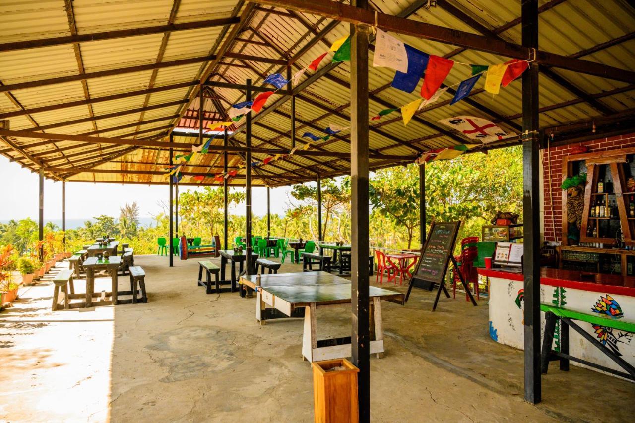 Lover View Pool Bar & Bungalows Hotel Ngwesaung Exterior photo